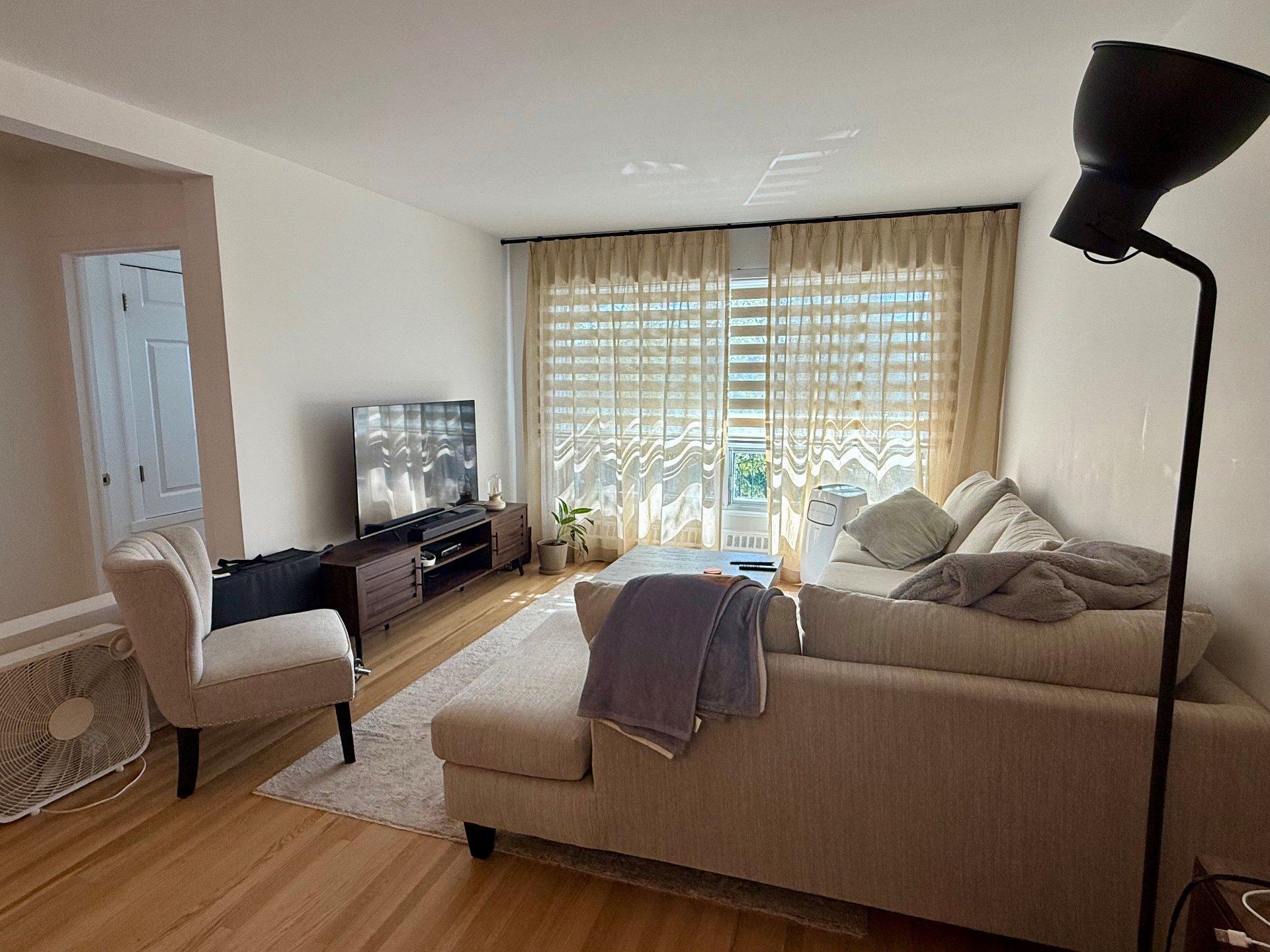 









11595


Rue Joseph-Casavant

,
Montréal (Ahuntsic-Cartierville),




QC
H3M2B9

