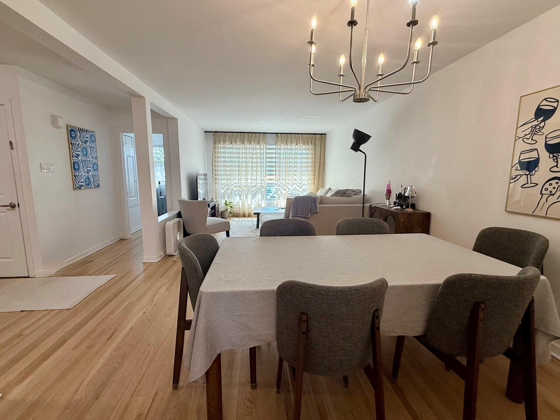 









11595


Rue Joseph-Casavant

,
Montréal (Ahuntsic-Cartierville),




QC
H3M2B9

