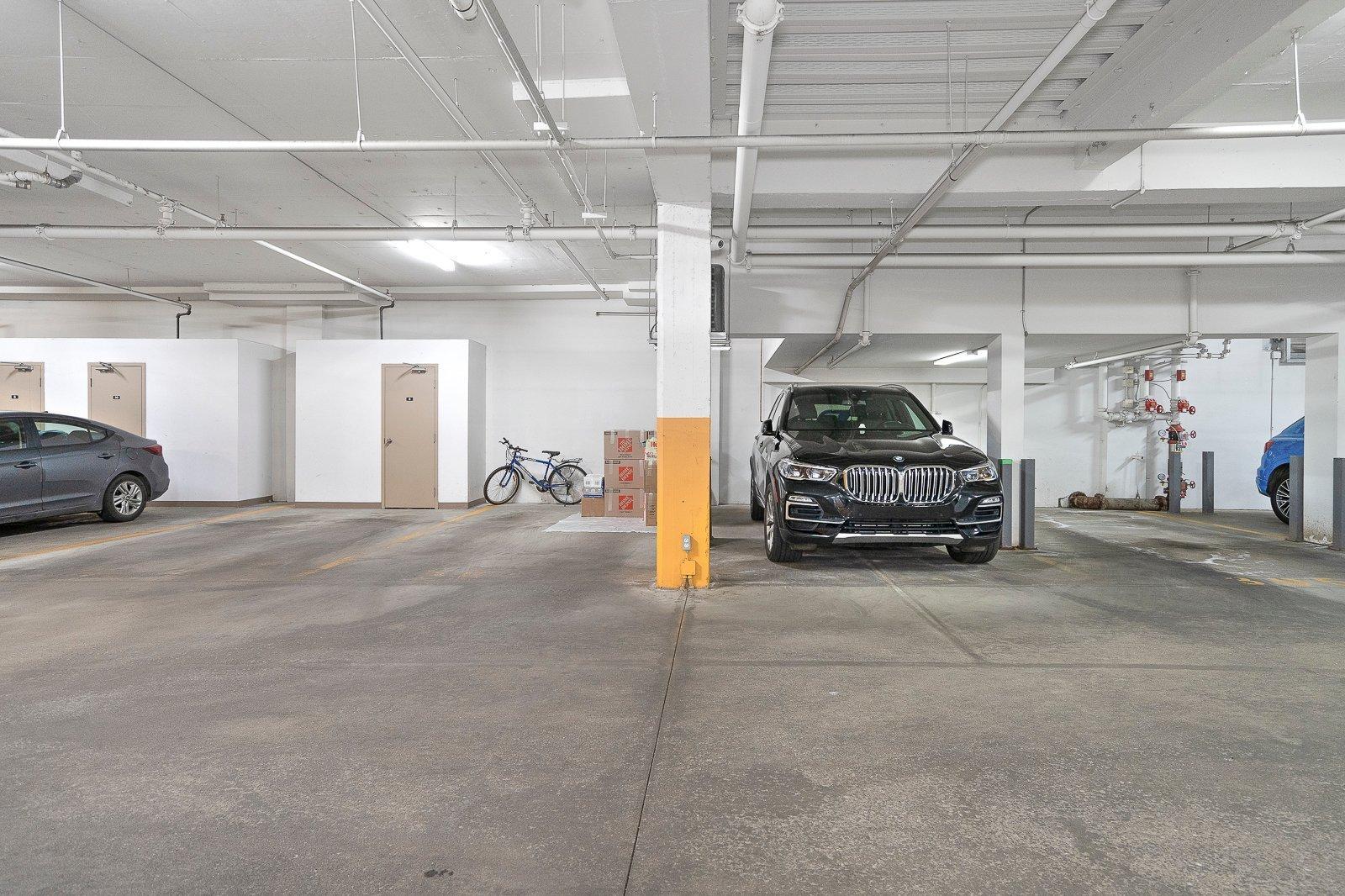 









2375


Av. Ekers

, 104,
Mont-Royal,




QC
H3S1C6

