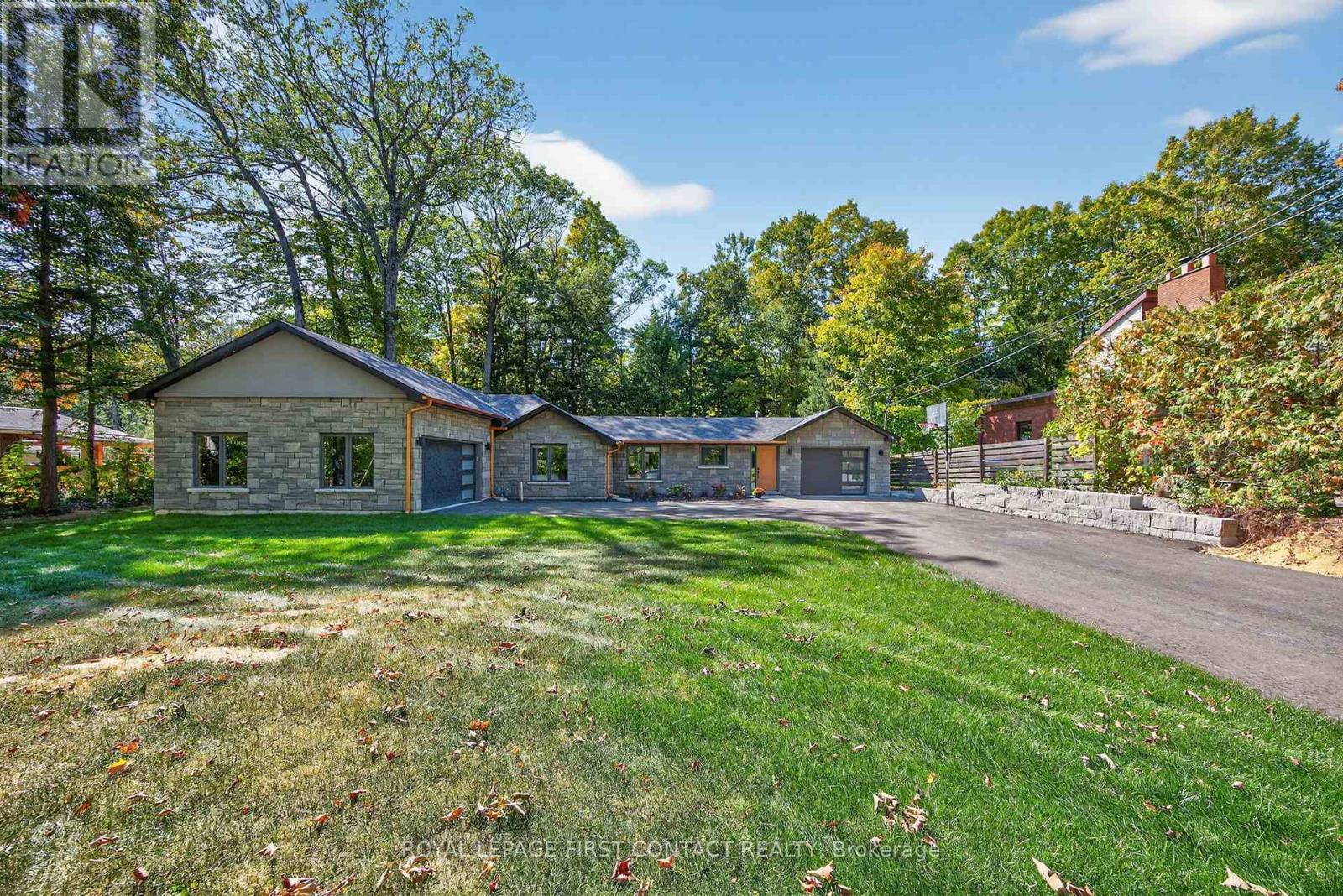 












3200 GOLDSTEIN ROAD

,
Severn,




Ontario
L0K2B0

