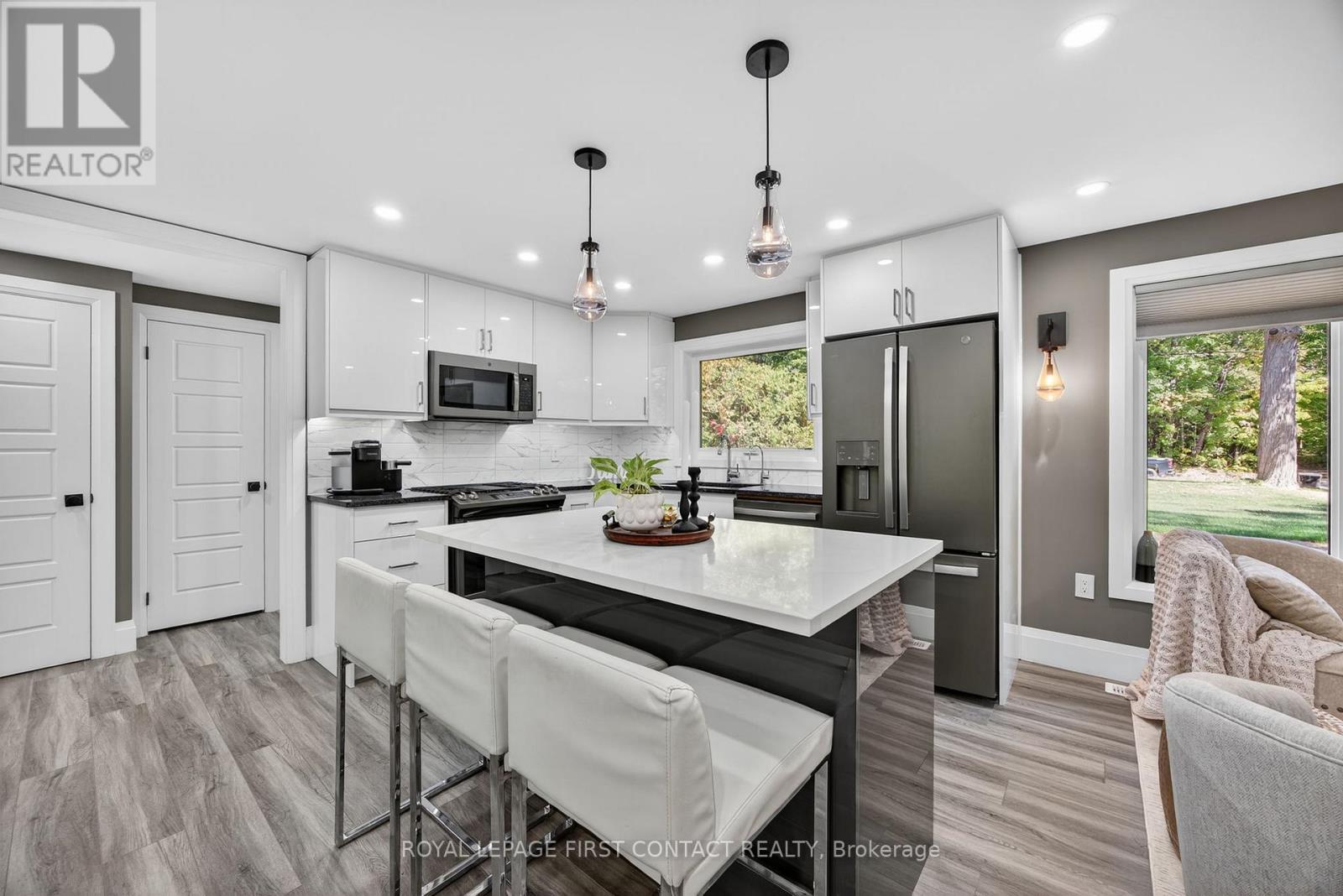 












3200 GOLDSTEIN ROAD

,
Severn,




Ontario
L0K2B0

