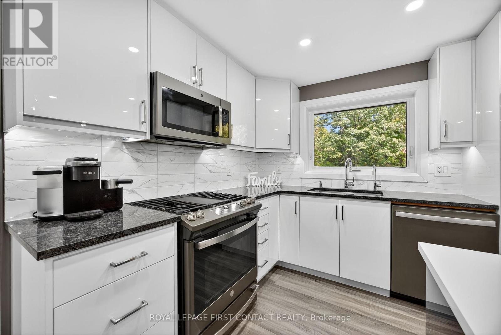 












3200 GOLDSTEIN ROAD

,
Severn,




Ontario
L0K2B0

