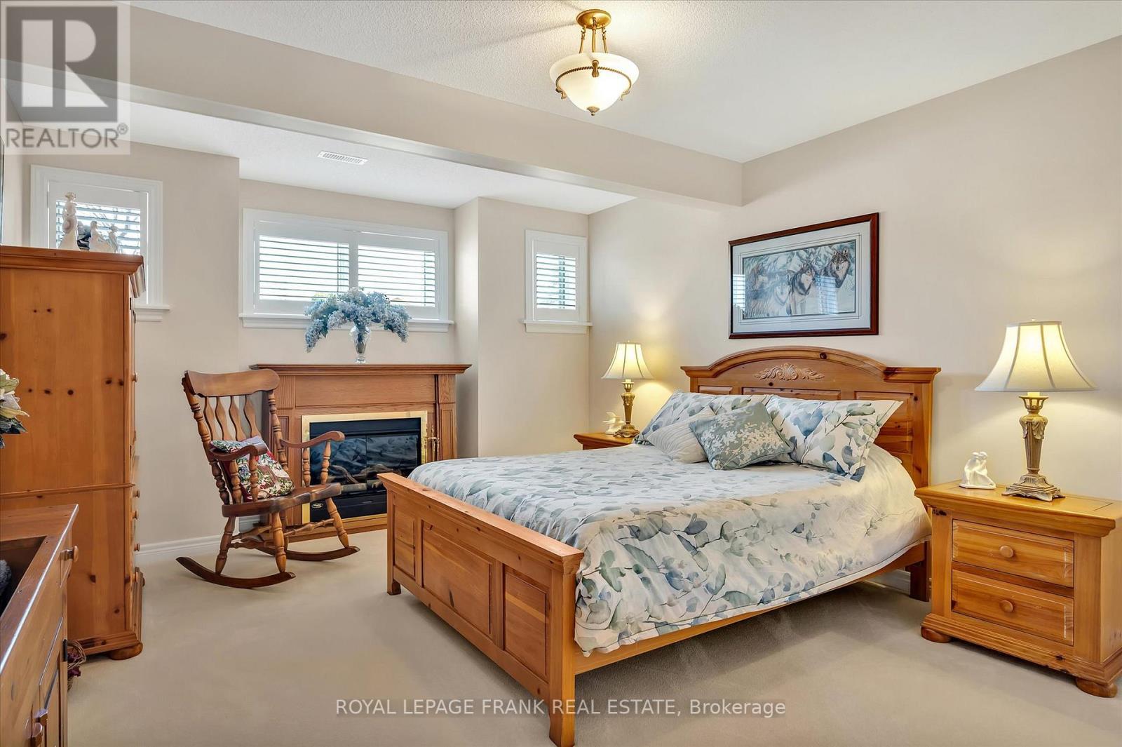 












42 HUNTINGWOOD CRESCENT

,
Kawartha Lakes (Bobcaygeon),




Ontario
K0M1A0

