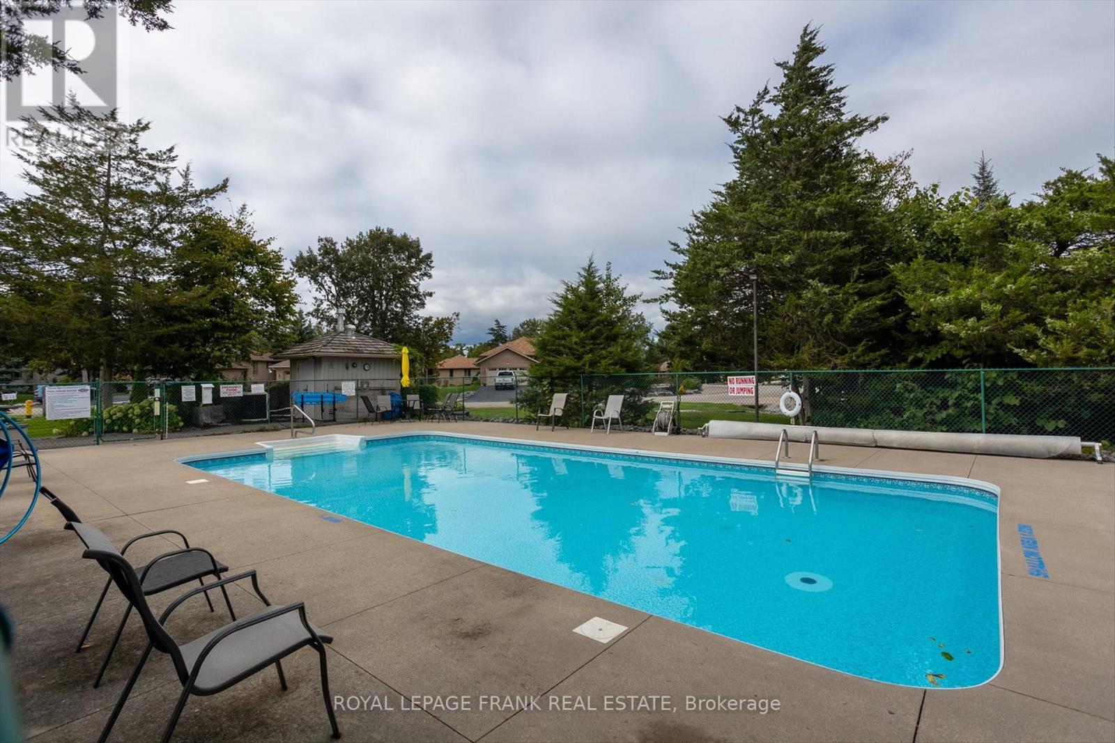 












42 HUNTINGWOOD CRESCENT

,
Kawartha Lakes (Bobcaygeon),




Ontario
K0M1A0

