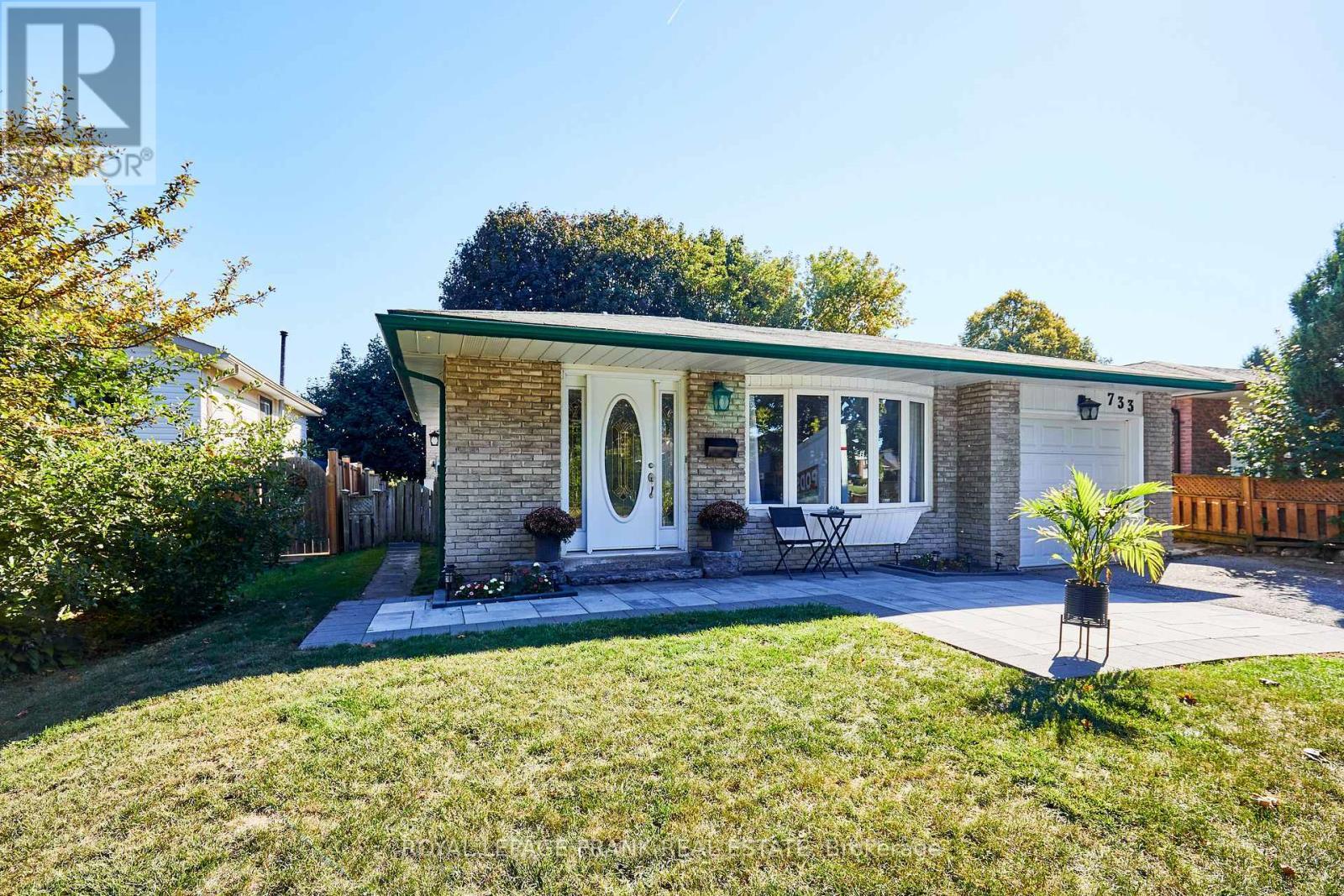 












733 CLIFTON DRIVE

,
Oshawa (Centennial),




Ontario
L1G2Y9

