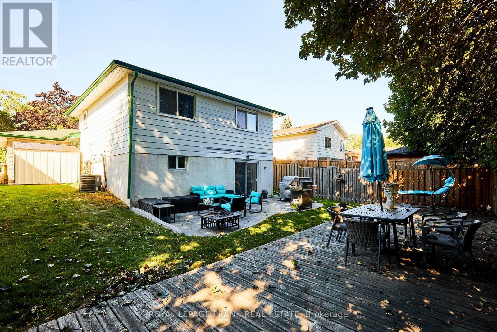












733 CLIFTON DRIVE

,
Oshawa (Centennial),




Ontario
L1G2Y9

