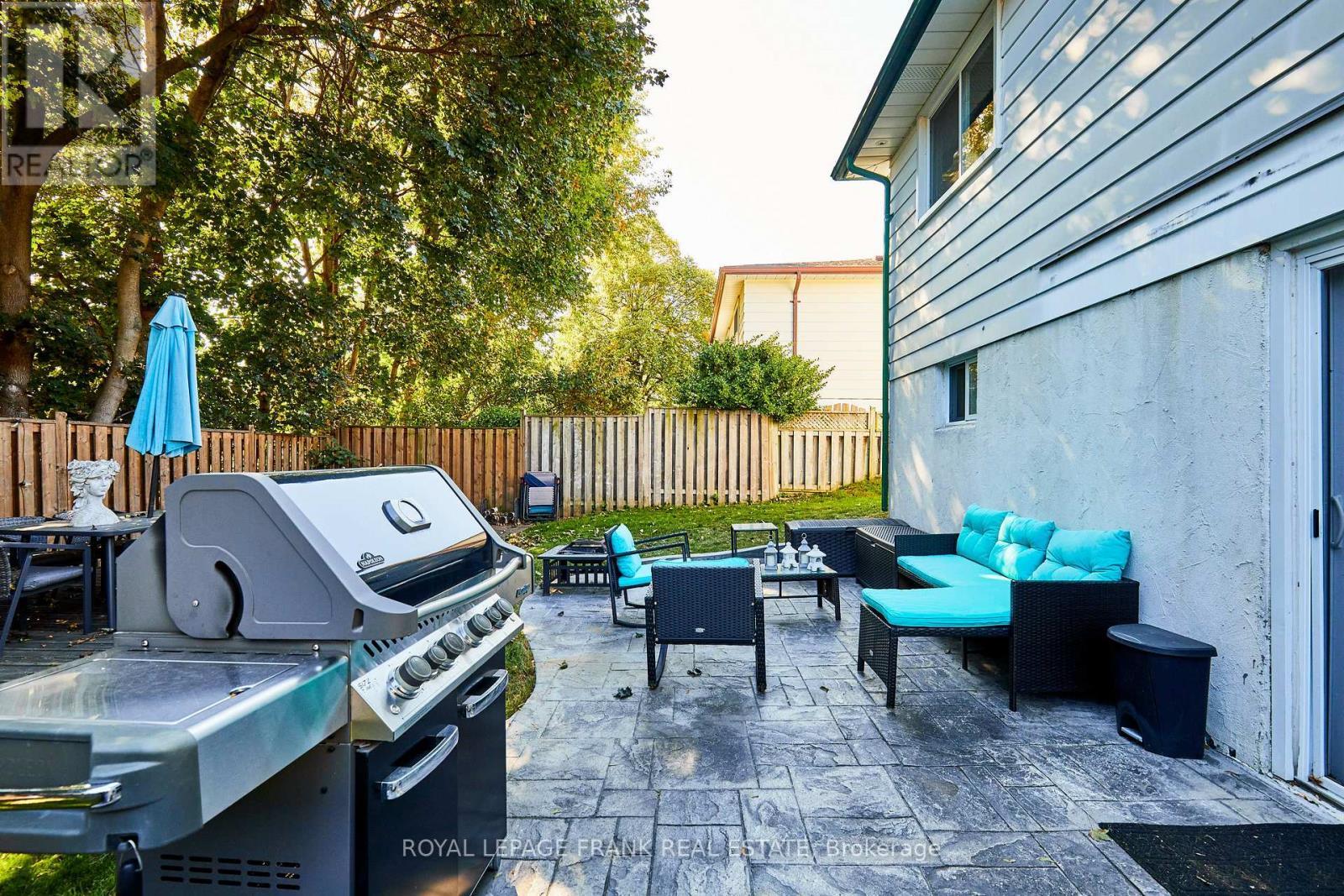 












733 CLIFTON DRIVE

,
Oshawa (Centennial),




Ontario
L1G2Y9


