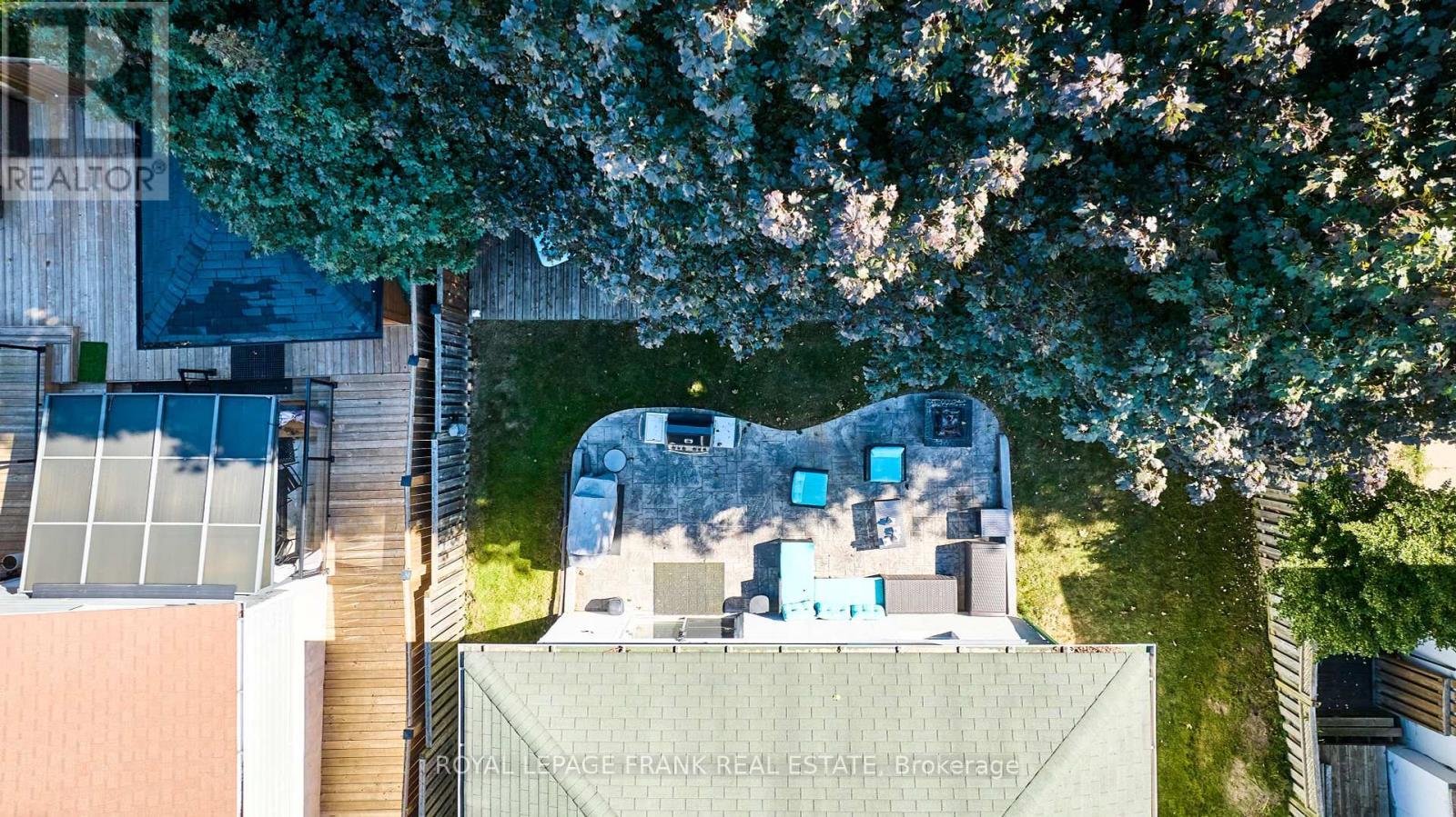












733 CLIFTON DRIVE

,
Oshawa (Centennial),




Ontario
L1G2Y9

