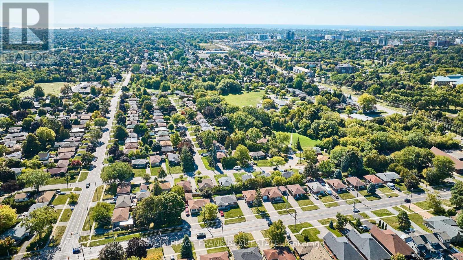 












733 CLIFTON DRIVE

,
Oshawa (Centennial),




Ontario
L1G2Y9

