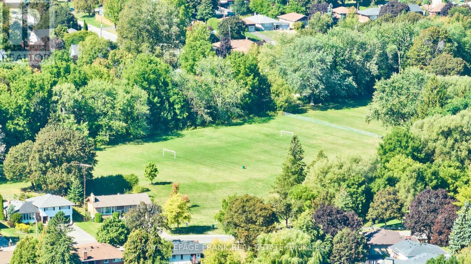 












733 CLIFTON DRIVE

,
Oshawa (Centennial),




Ontario
L1G2Y9

