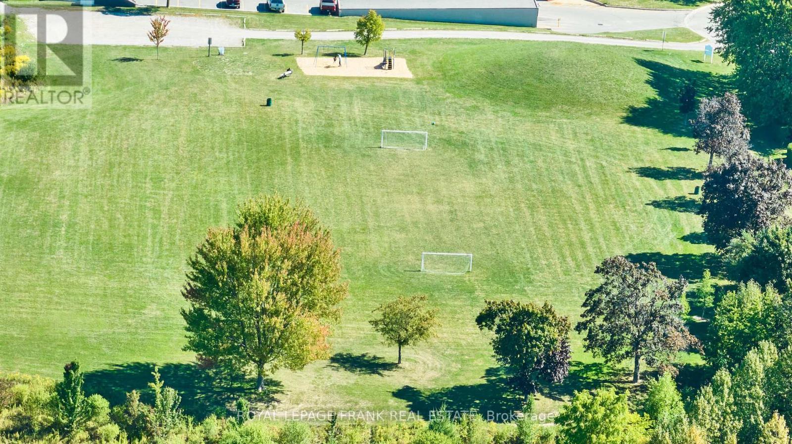 












733 CLIFTON DRIVE

,
Oshawa (Centennial),




Ontario
L1G2Y9

