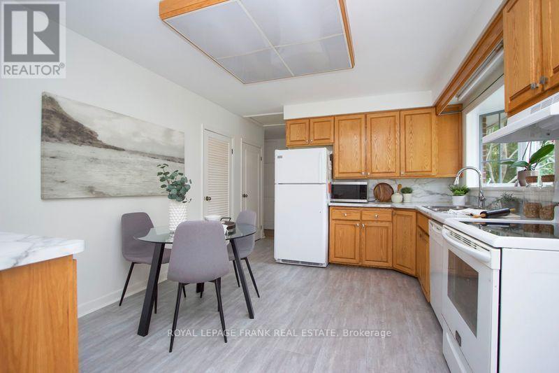 












5 ACADIA DRIVE

,
Cobourg,




Ontario
K9A1T8

