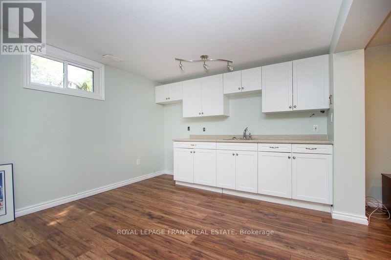 












5 ACADIA DRIVE

,
Cobourg,




Ontario
K9A1T8

