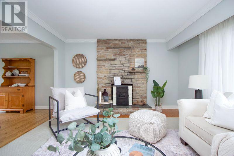 












5 ACADIA DRIVE

,
Cobourg,




Ontario
K9A1T8

