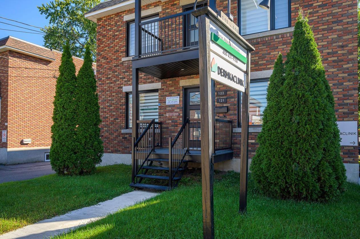 









121

 - 123


Rue De Martigny O.

,
Saint-Jérôme,




QC
J7Y2G2

