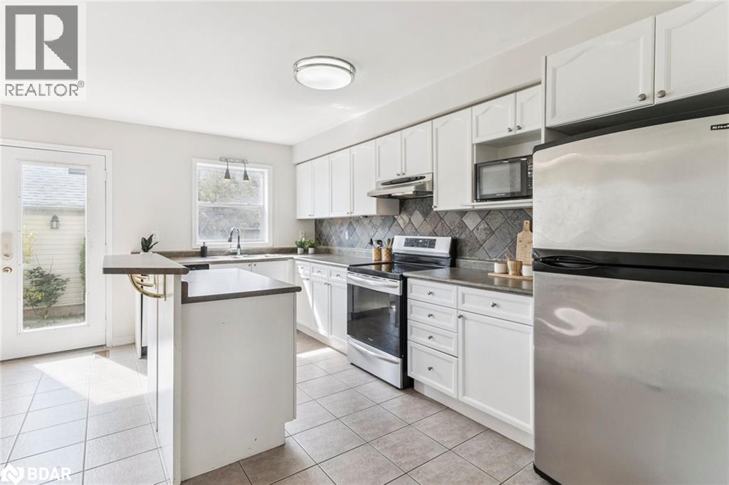 












90 GEORGIAN Drive

,
Oakville,




Ontario
L6H6V1

