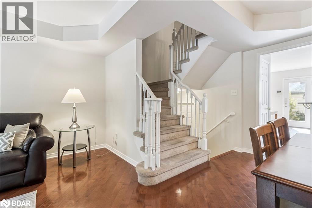 












90 GEORGIAN Drive

,
Oakville,




Ontario
L6H6V1

