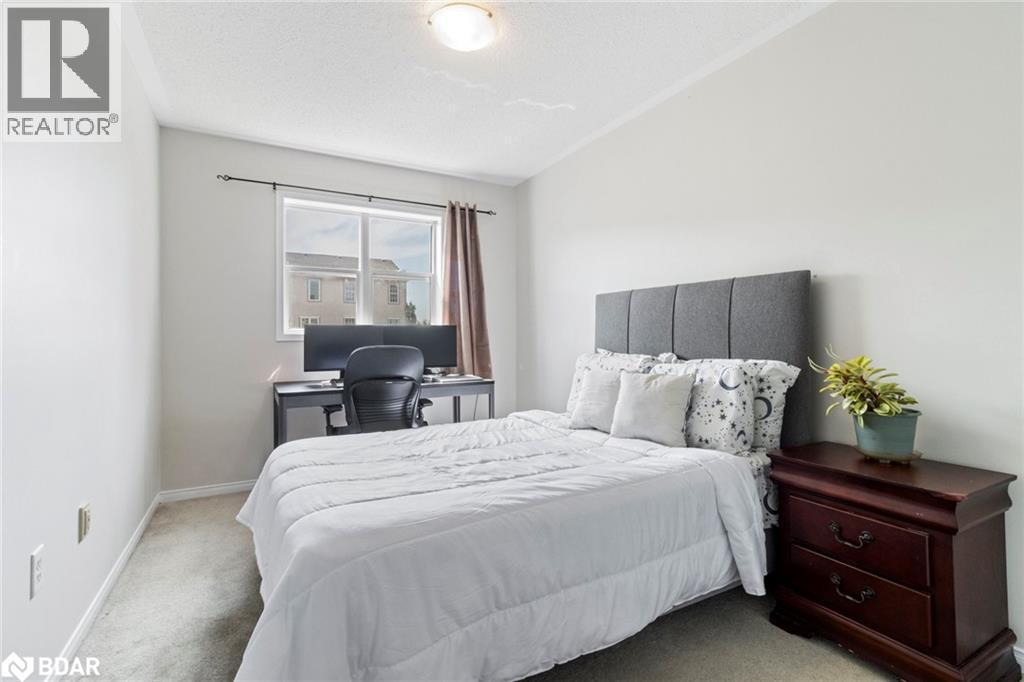 












90 GEORGIAN Drive

,
Oakville,




Ontario
L6H6V1


