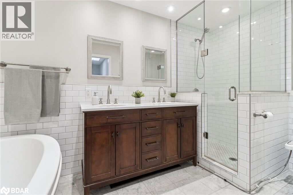 












90 GEORGIAN Drive

,
Oakville,




Ontario
L6H6V1

