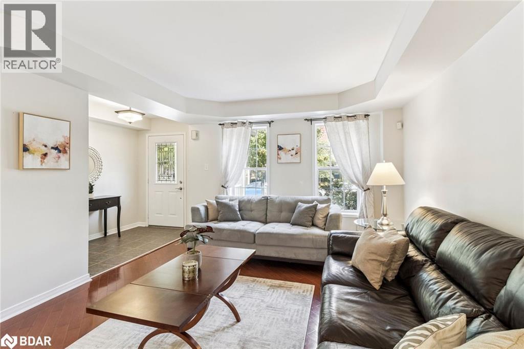 












90 GEORGIAN Drive

,
Oakville,




Ontario
L6H6V1

