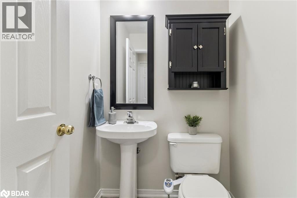 












90 GEORGIAN Drive

,
Oakville,




Ontario
L6H6V1

