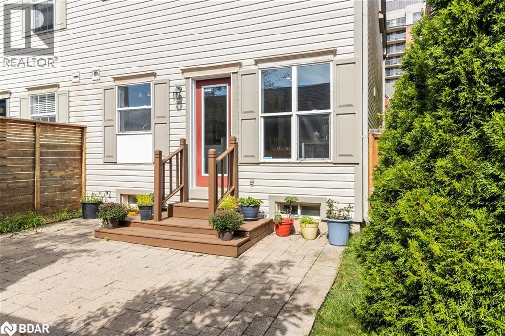 












90 GEORGIAN Drive

,
Oakville,




Ontario
L6H6V1

