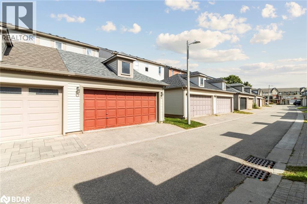 












90 GEORGIAN Drive

,
Oakville,




Ontario
L6H6V1

