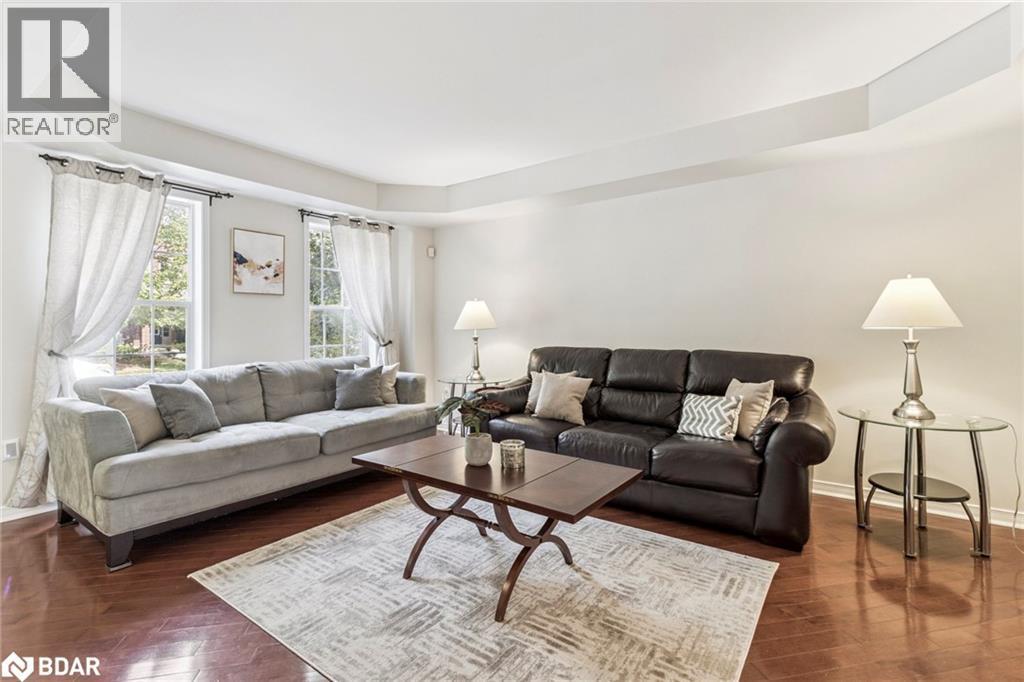 












90 GEORGIAN Drive

,
Oakville,




Ontario
L6H6V1

