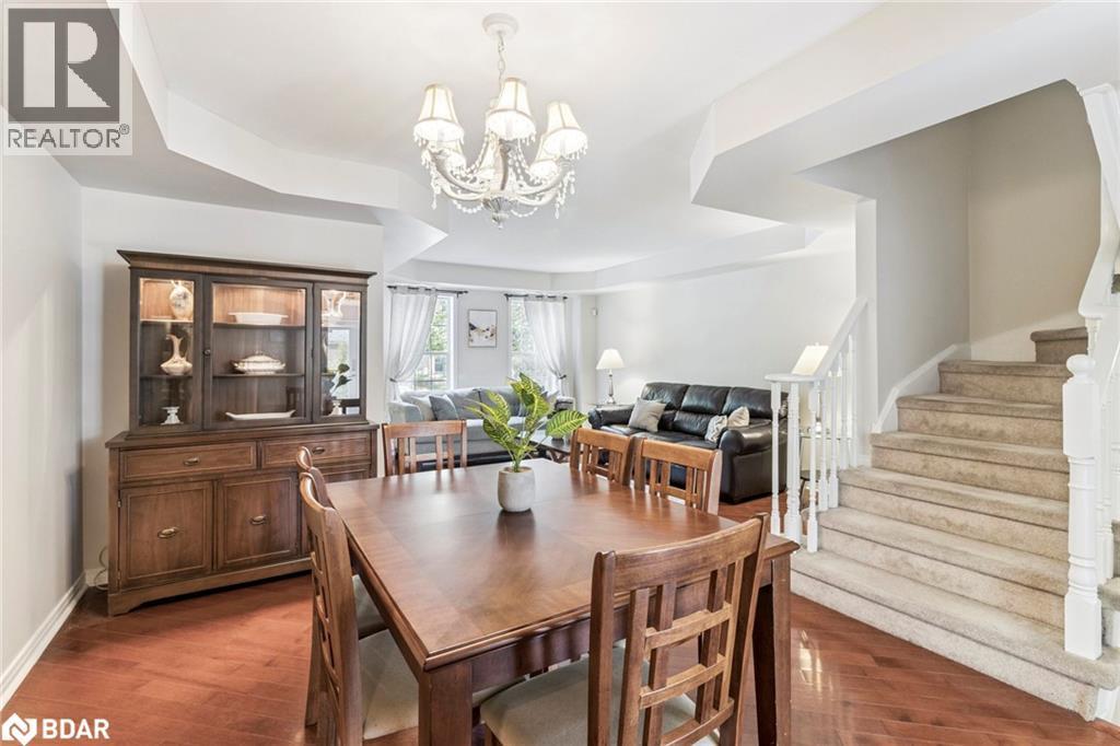 












90 GEORGIAN Drive

,
Oakville,




Ontario
L6H6V1

