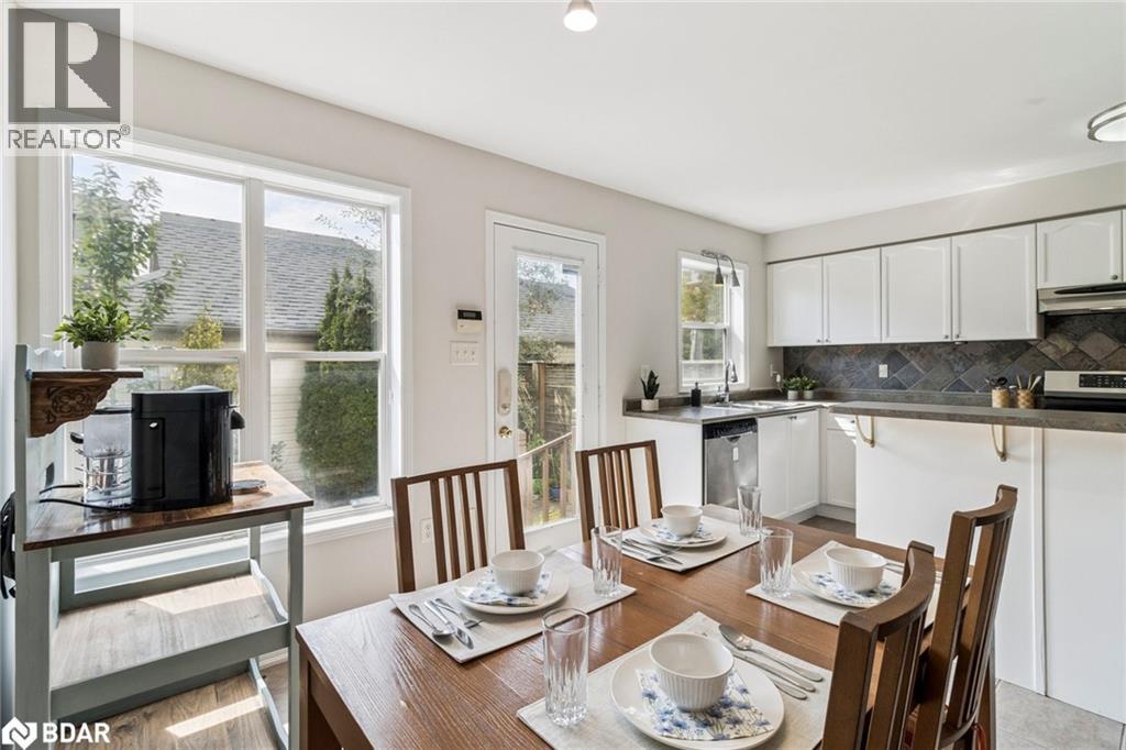 












90 GEORGIAN Drive

,
Oakville,




Ontario
L6H6V1

