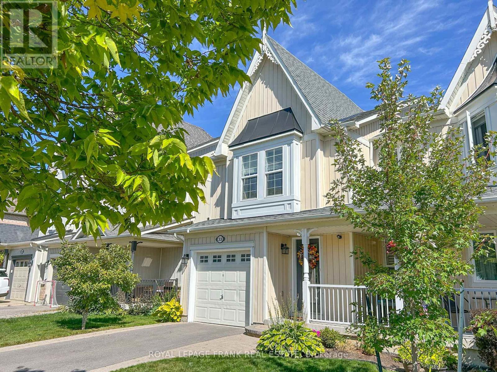 












33 BEXLEY CRESCENT E

,
Whitby (Brooklin),




Ontario
L1M2C7

