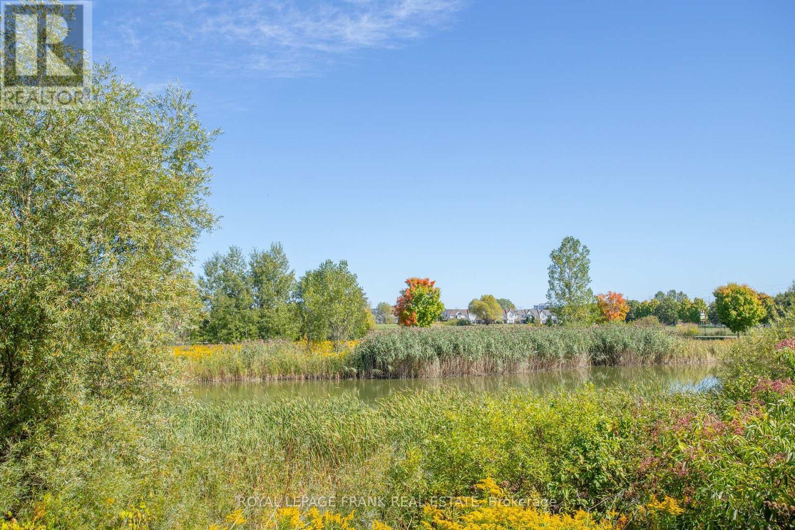 












33 BEXLEY CRESCENT E

,
Whitby (Brooklin),




Ontario
L1M2C7

