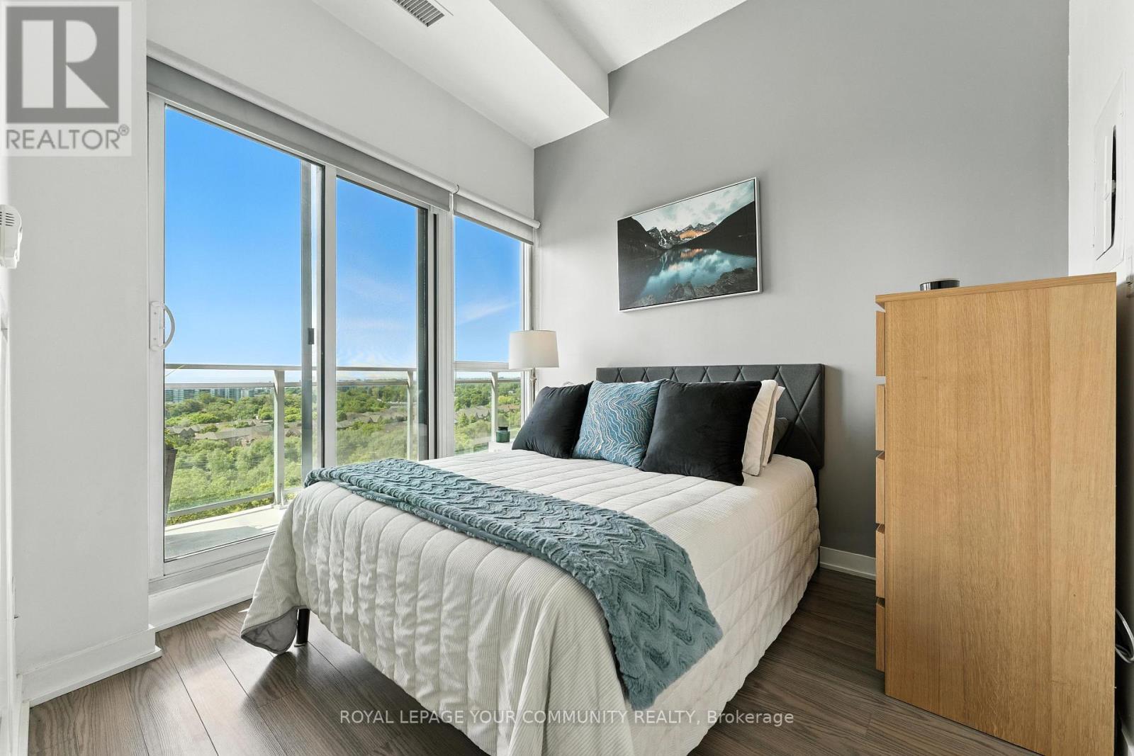 












1226 - 165 LEGION ROAD N

,
Toronto,




Ontario
M8Y0B3

