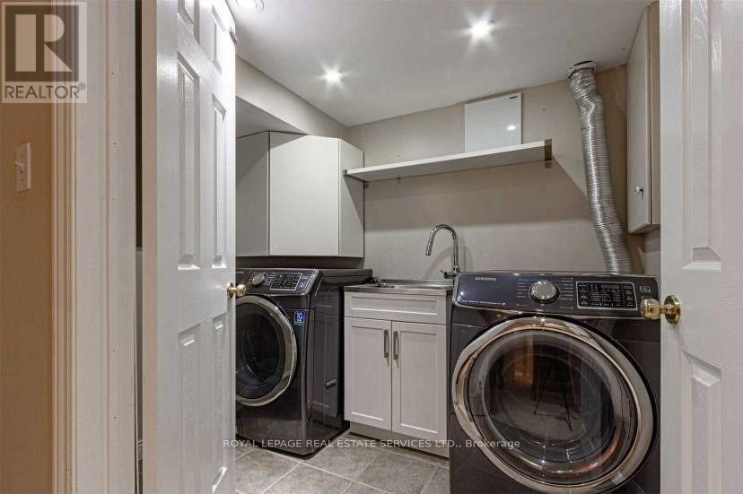 












2220 RIDGE LANDING

,
Oakville,




Ontario
L6M3L7

