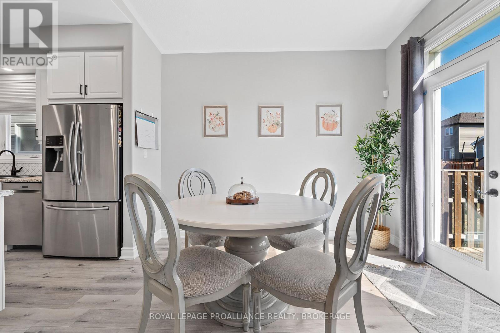












1556 ALBANY DRIVE

,
Kingston (City Northwest),




Ontario
K7P0L9

