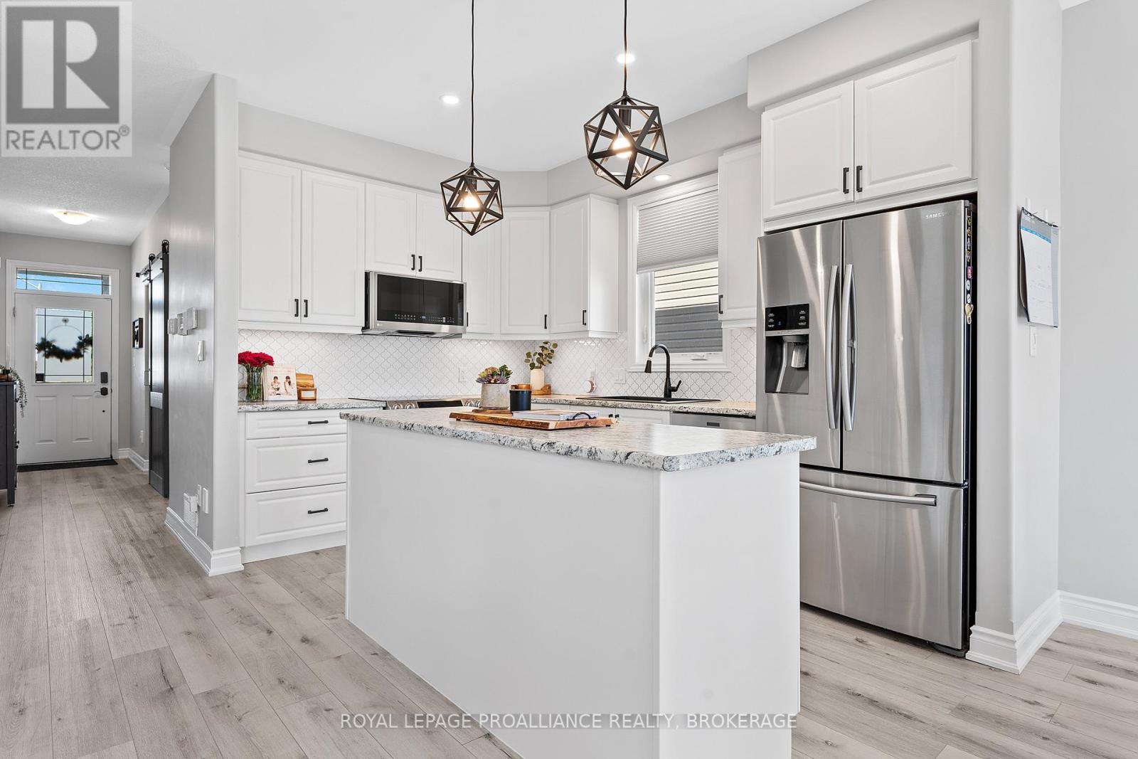 












1556 ALBANY DRIVE

,
Kingston (City Northwest),




Ontario
K7P0L9

