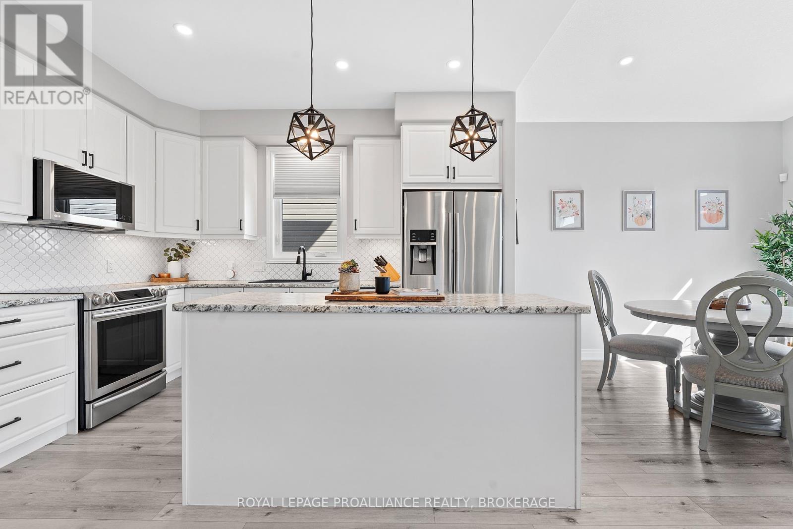 












1556 ALBANY DRIVE

,
Kingston (City Northwest),




Ontario
K7P0L9

