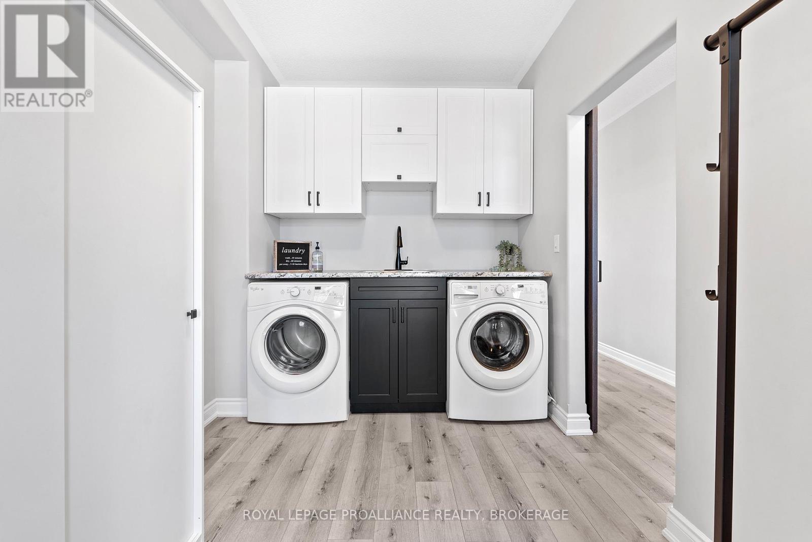 












1556 ALBANY DRIVE

,
Kingston (City Northwest),




Ontario
K7P0L9

