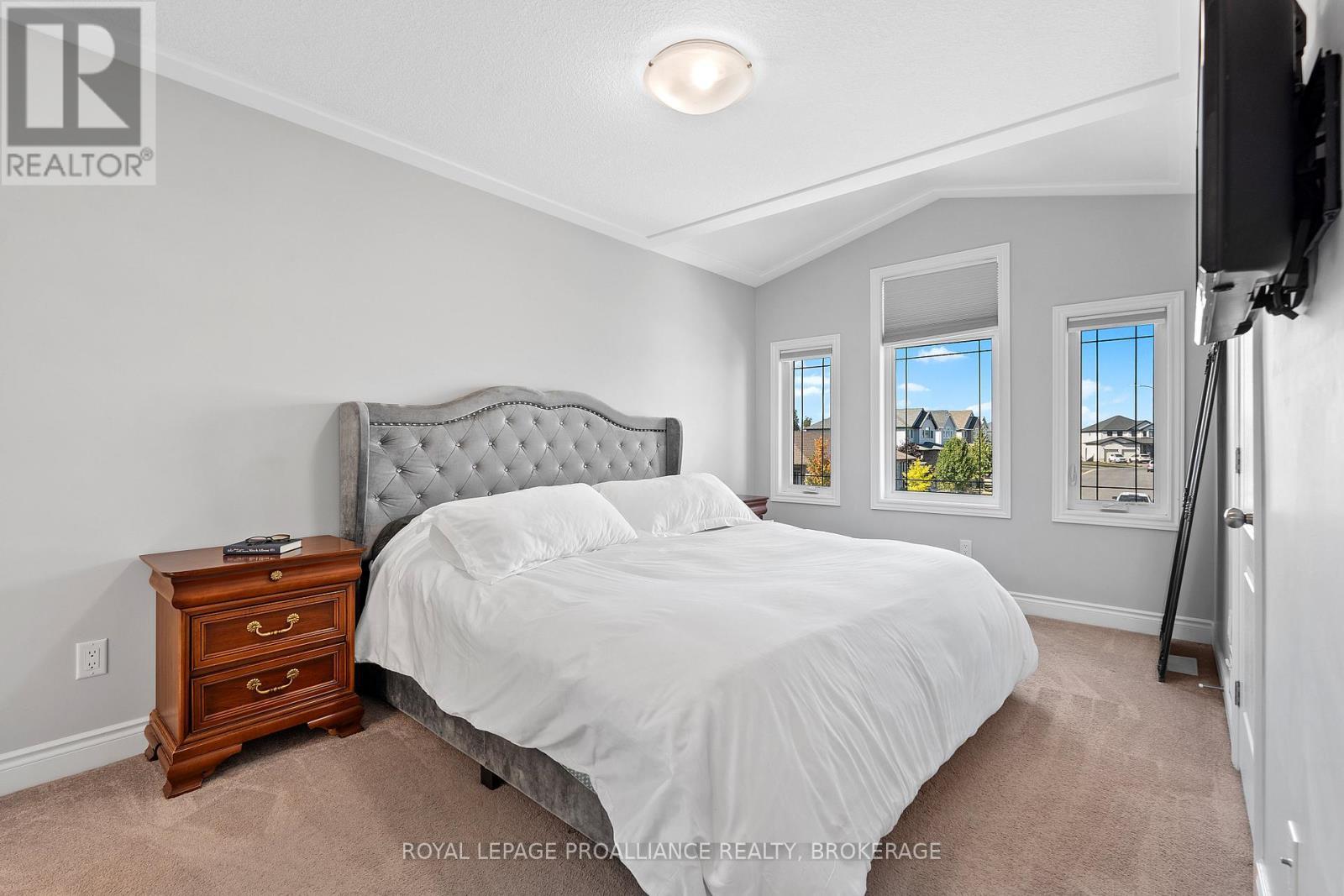 












1556 ALBANY DRIVE

,
Kingston (City Northwest),




Ontario
K7P0L9

