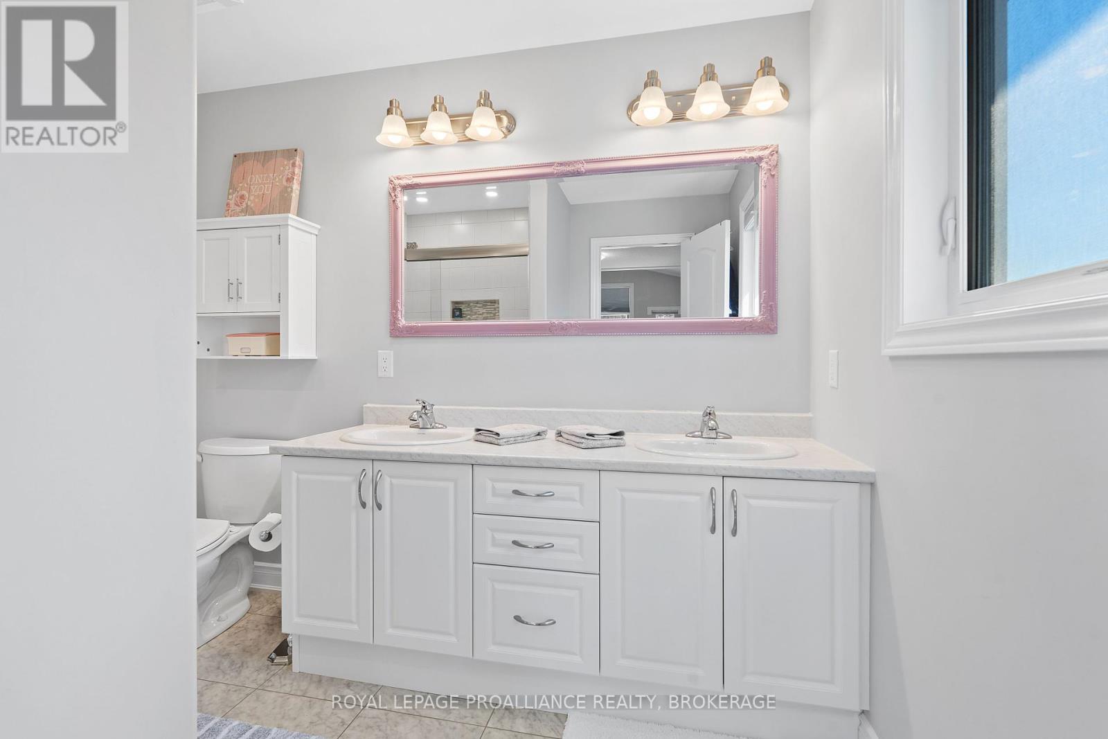 












1556 ALBANY DRIVE

,
Kingston (City Northwest),




Ontario
K7P0L9

