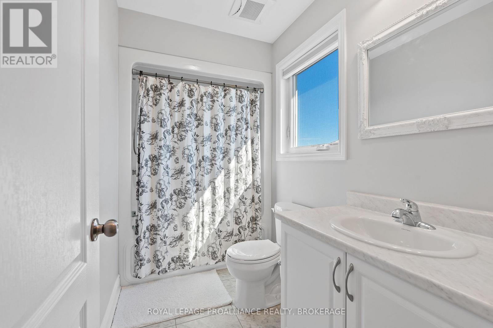 












1556 ALBANY DRIVE

,
Kingston (City Northwest),




Ontario
K7P0L9

