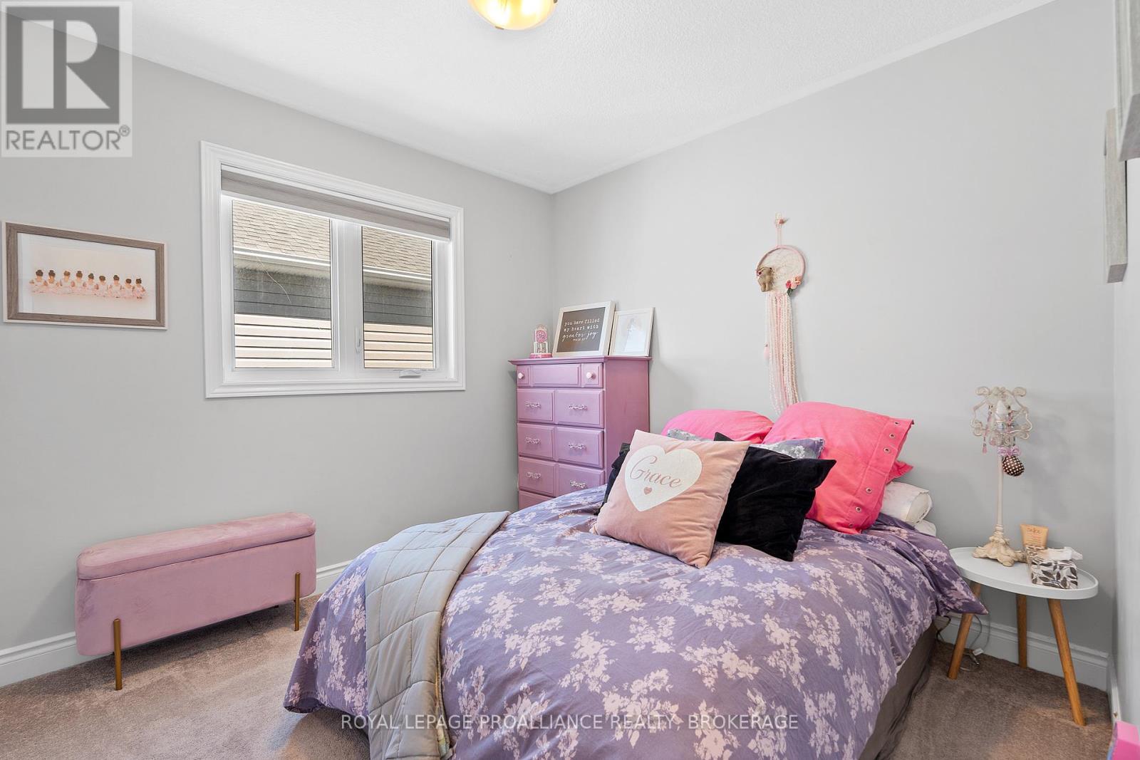 












1556 ALBANY DRIVE

,
Kingston (City Northwest),




Ontario
K7P0L9

