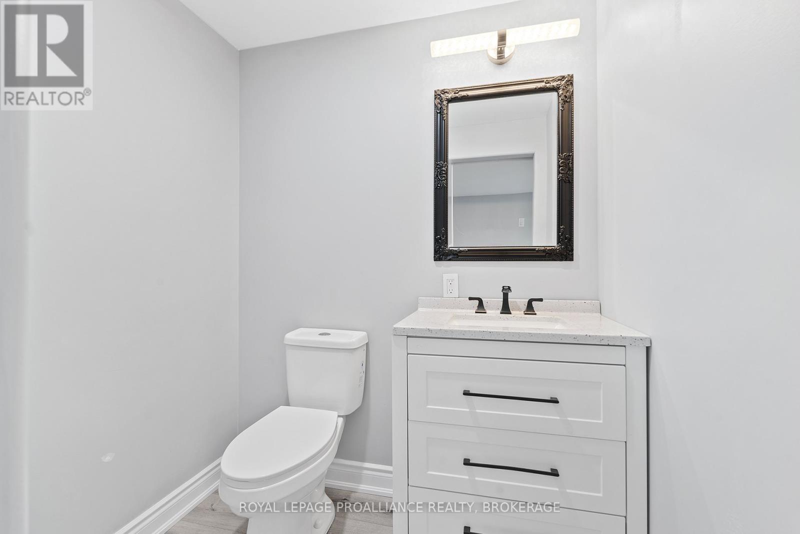 












1556 ALBANY DRIVE

,
Kingston (City Northwest),




Ontario
K7P0L9

