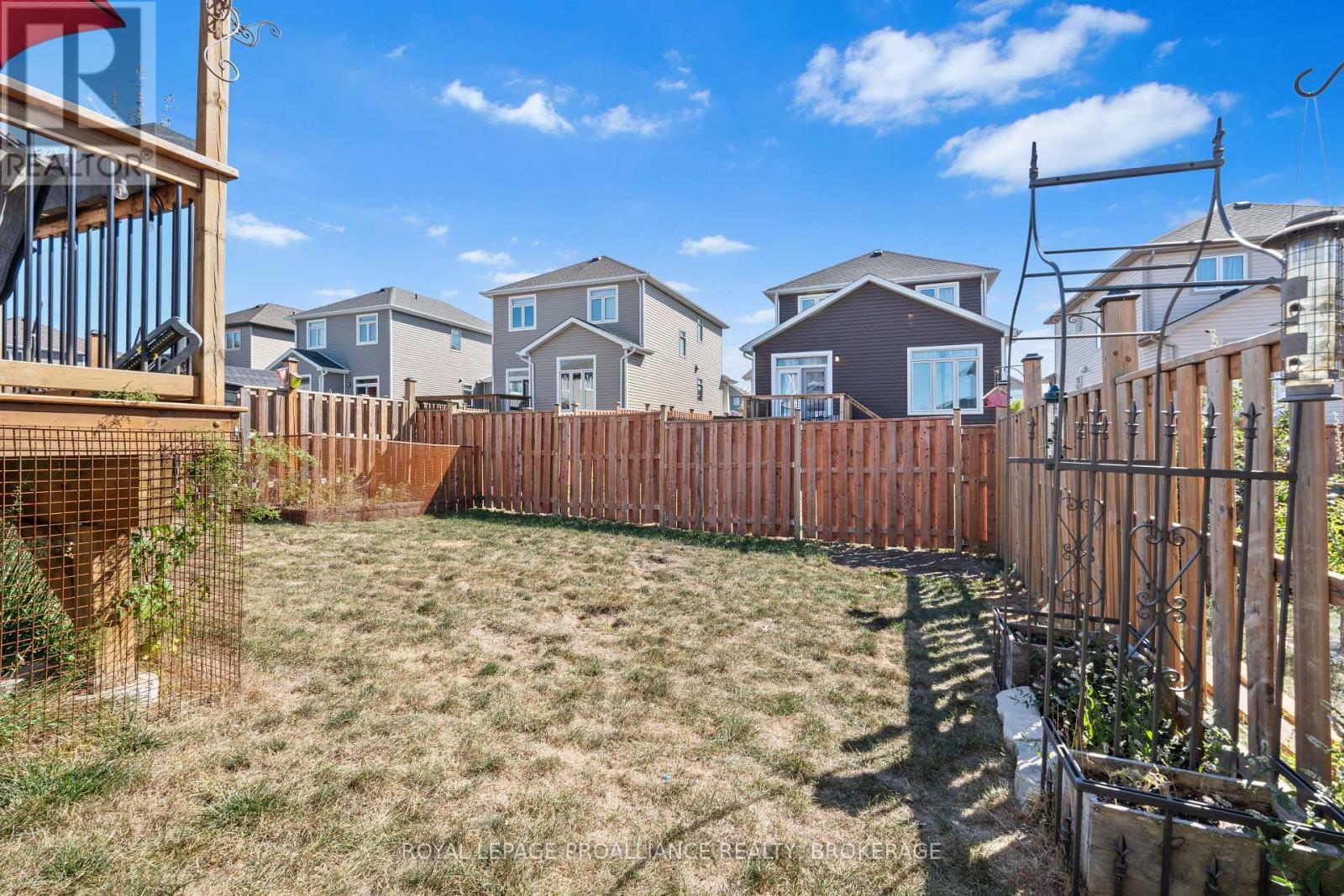 












1556 ALBANY DRIVE

,
Kingston (City Northwest),




Ontario
K7P0L9

