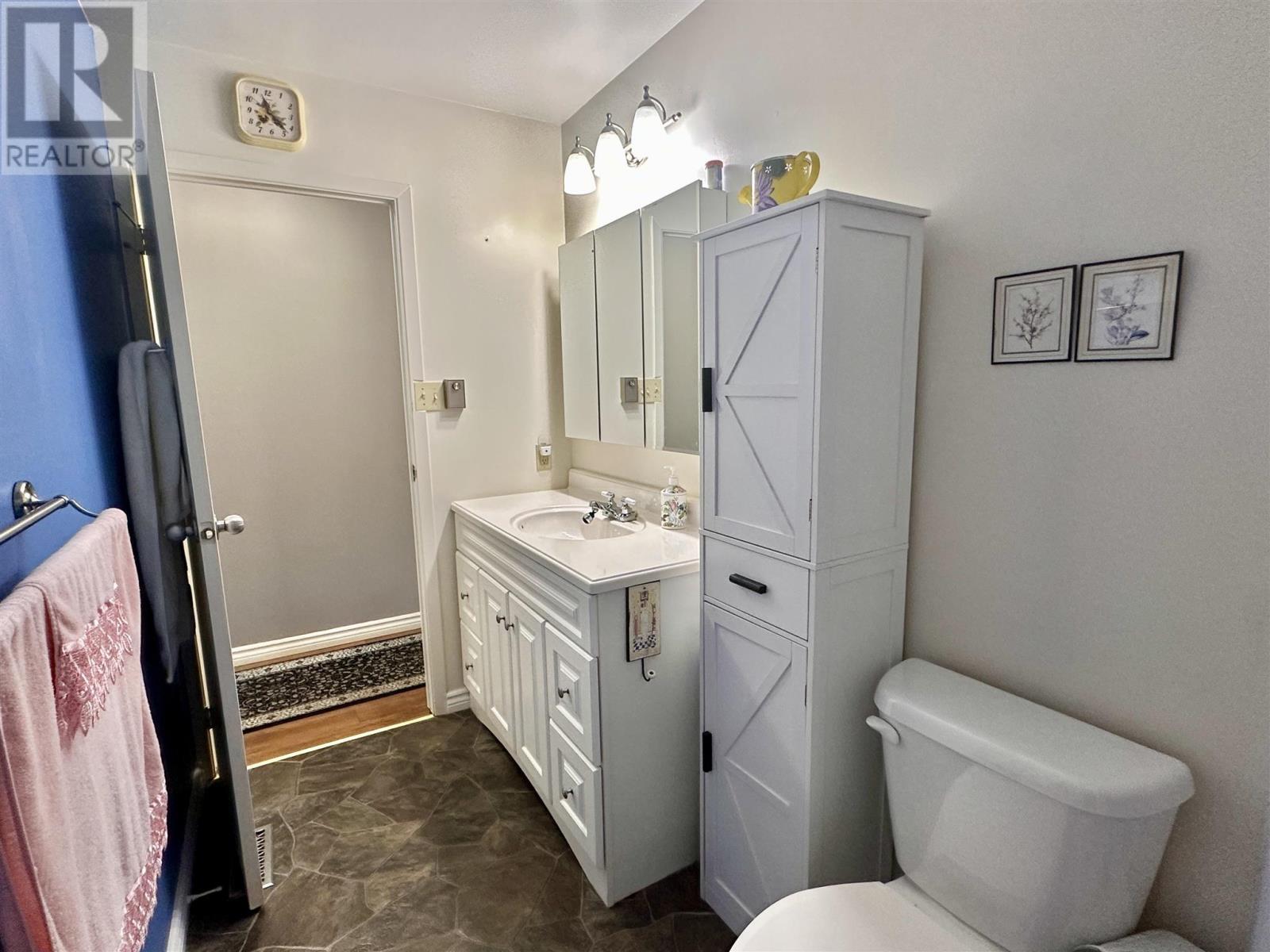 












62 Taylor BLVD

,
Elliot Lake,




Ontario
P5A3H8

