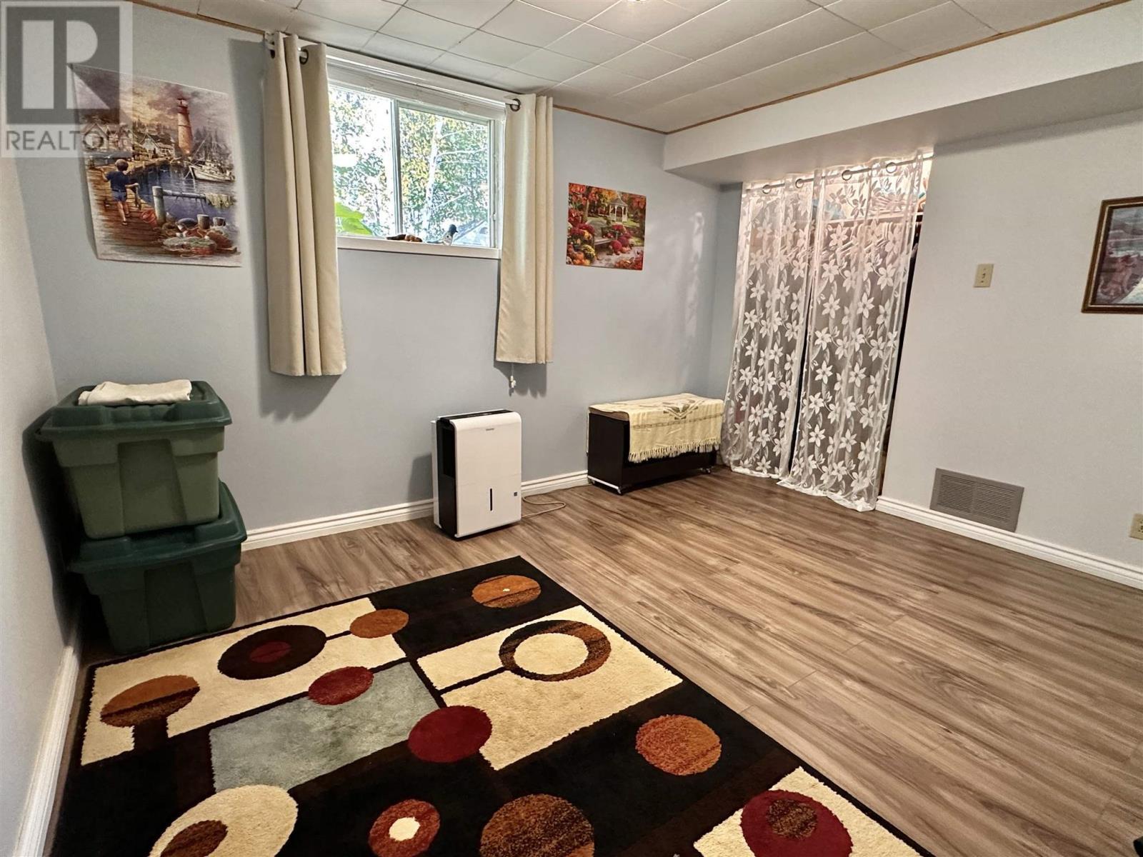 












62 Taylor BLVD

,
Elliot Lake,




Ontario
P5A3H8

