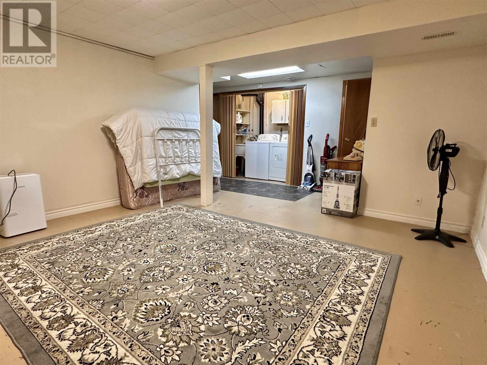 












62 Taylor BLVD

,
Elliot Lake,




Ontario
P5A3H8

