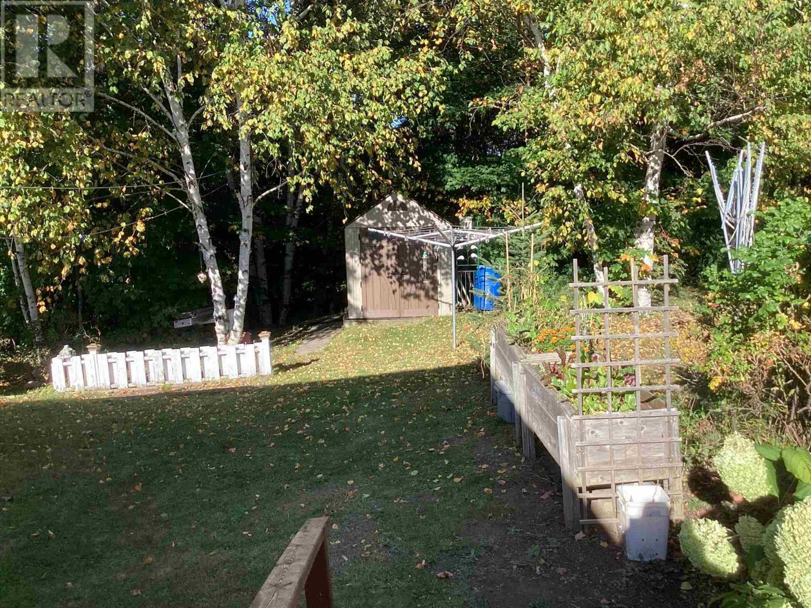 












62 Taylor BLVD

,
Elliot Lake,




Ontario
P5A3H8

