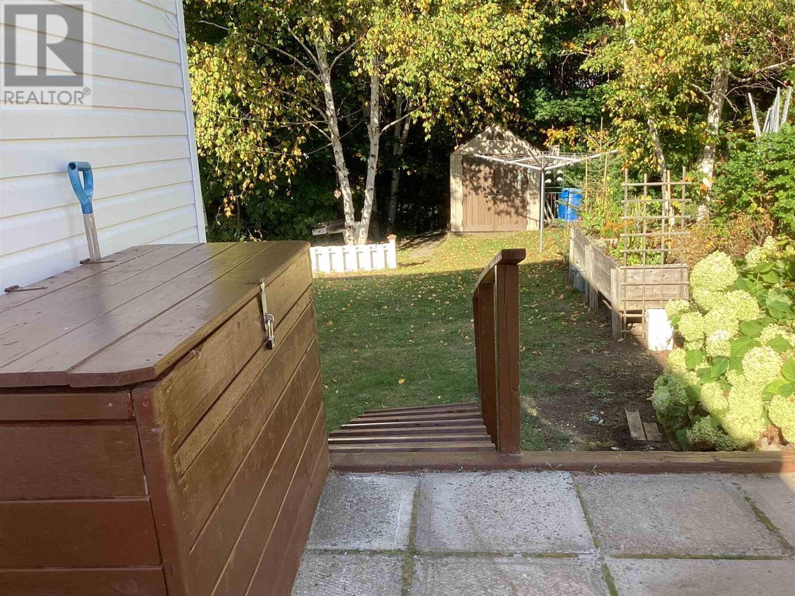 












62 Taylor BLVD

,
Elliot Lake,




Ontario
P5A3H8

