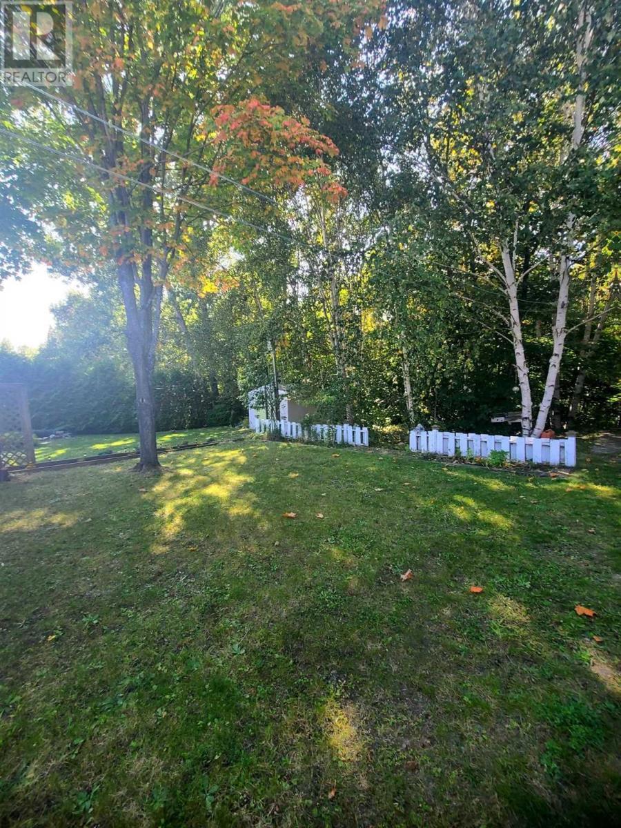 












62 Taylor BLVD

,
Elliot Lake,




Ontario
P5A3H8

